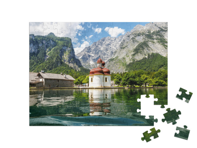puzzle 100 dílků „Pohled na kostel svatého Bartoloměje od jezera Königssee, Bavorsko“