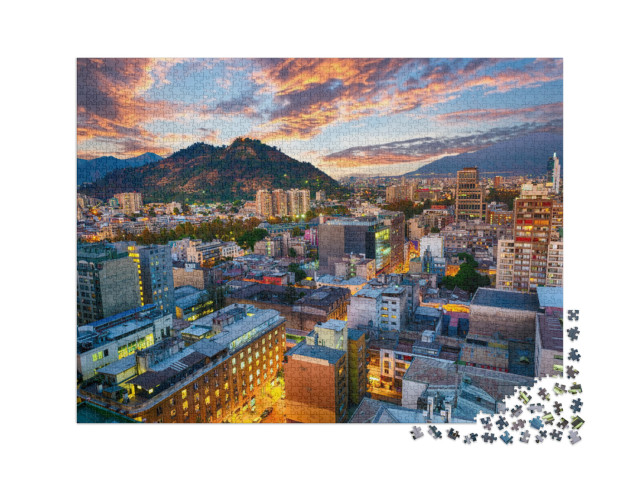puzzle 2000 dílků „Město Santiago de Chile po západu slunce, Chile“