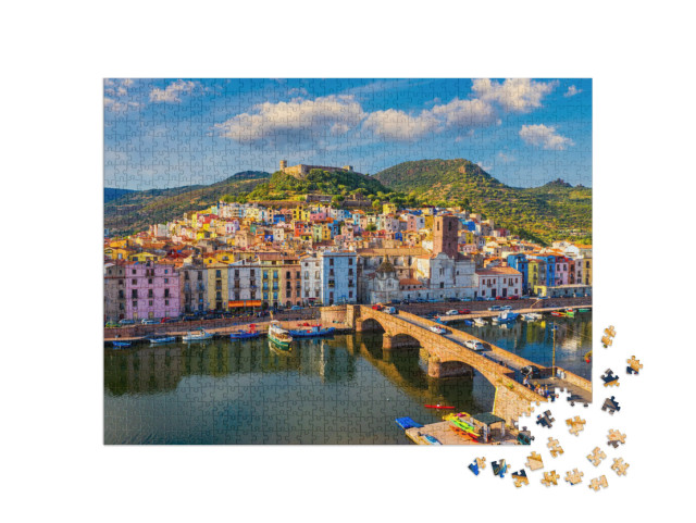 puzzle 1000 dílků „Letecký pohled na vesnici Bosa s barevnými domy, Sardinie“