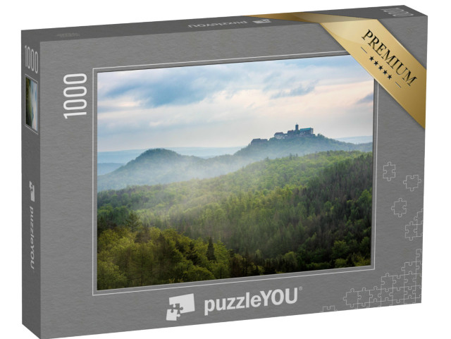 puzzle 1000 dílků „Hrad Wartburg v ranní mlze, Durynský les“