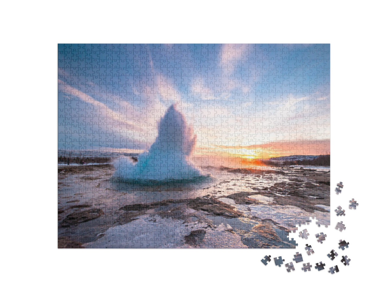 puzzle 1000 dílků „Chladná zima: Gejzír Strokkur se slunečním světlem v oparu, Island“