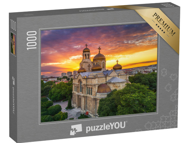 puzzle 1000 dílků „Západ slunce nad katedrálou Nanebevzetí Panny Marie ve Varně“