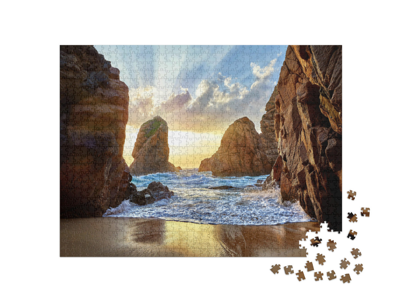 puzzle 1000 dílků „Písečná pláž mezi skalami večer, Cape Roca, Portugalsko“