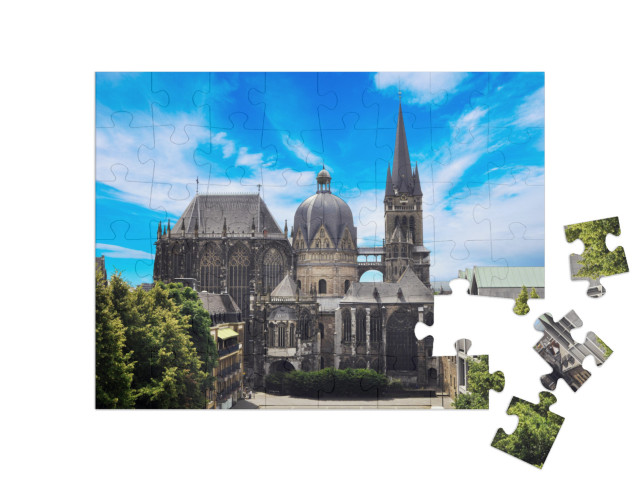 puzzle 48 dílků „Katedrála v Cáchách v Německu za slunečného dne“