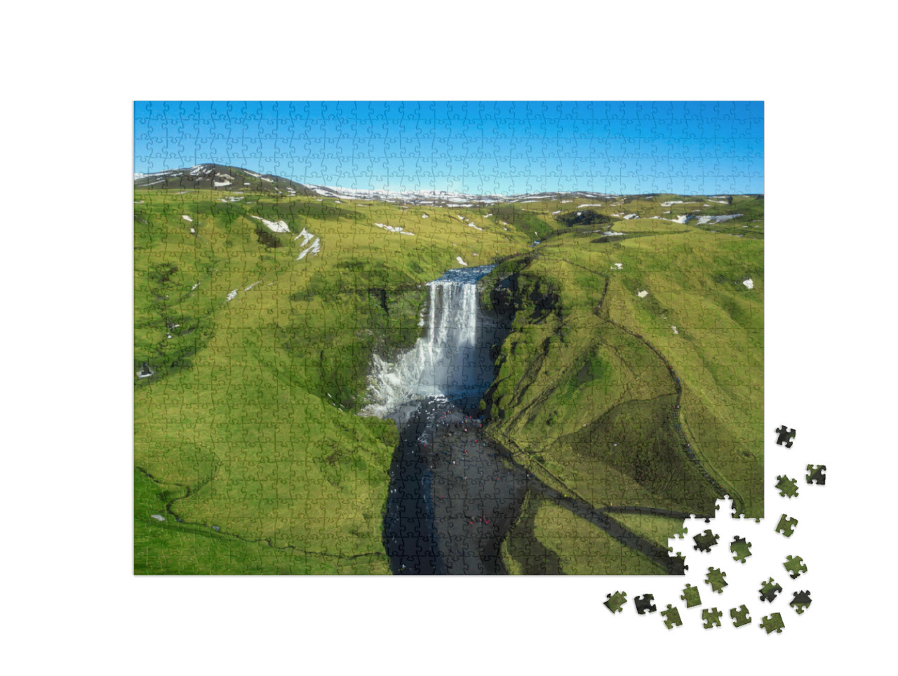 puzzle 1000 dílků „Slavné vodopády: Skogafoss v centru, letecký pohled, Island“
