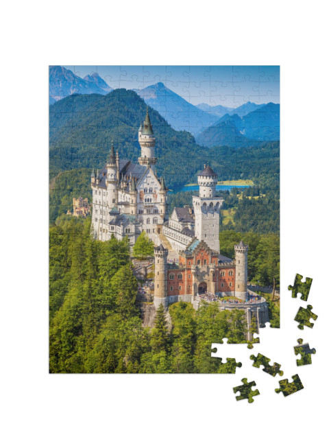 puzzle 200 dílků „Zámek Neuschwanstein, který nechal v 19. století postavit král Ludvík II.“