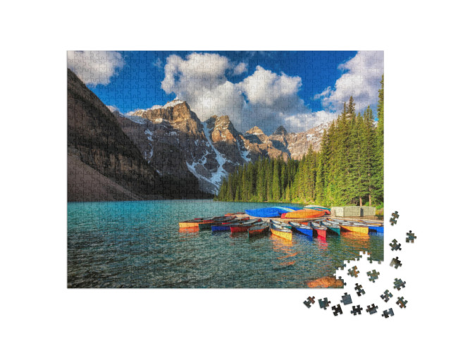 puzzle 1000 dílků „Kánoe na jezeře Moraine v Národním parku Banff ve Skalistých horách, Alberta, Kanada“