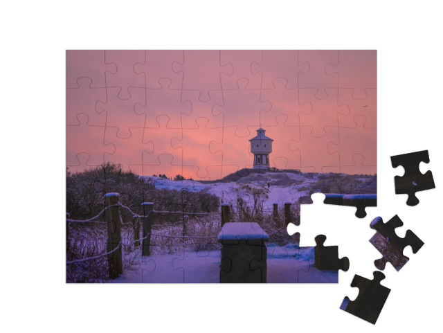 puzzle 48 dílků „Langeoog: Zimní snímek s věží“