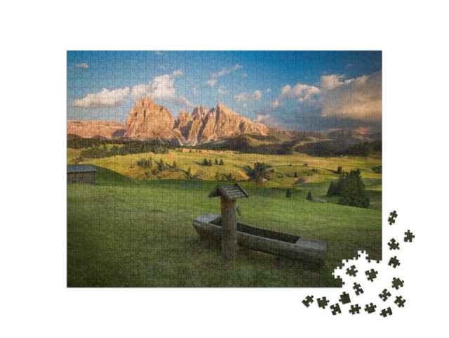 puzzle 1000 dílků „Alpe di Siusi se skupinou Sassolungo při západu slunce, Jižní Tyrolsko, Itálie“