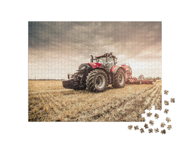 puzzle 1000 dílků „Červený traktor při práci na poli“