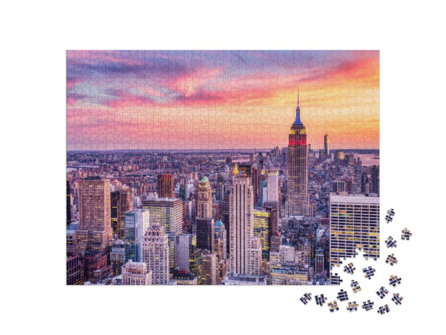 puzzle 1000 dílků „New York: Západ slunce nad centrem města při pohledu ze vzduchu“