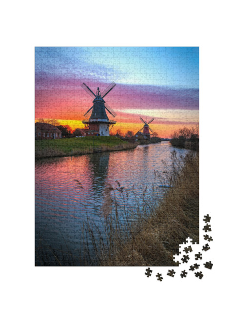 puzzle 1000 dílků „Dvojité mlýny Greetsiel, Východní Frísko při východu slunce“