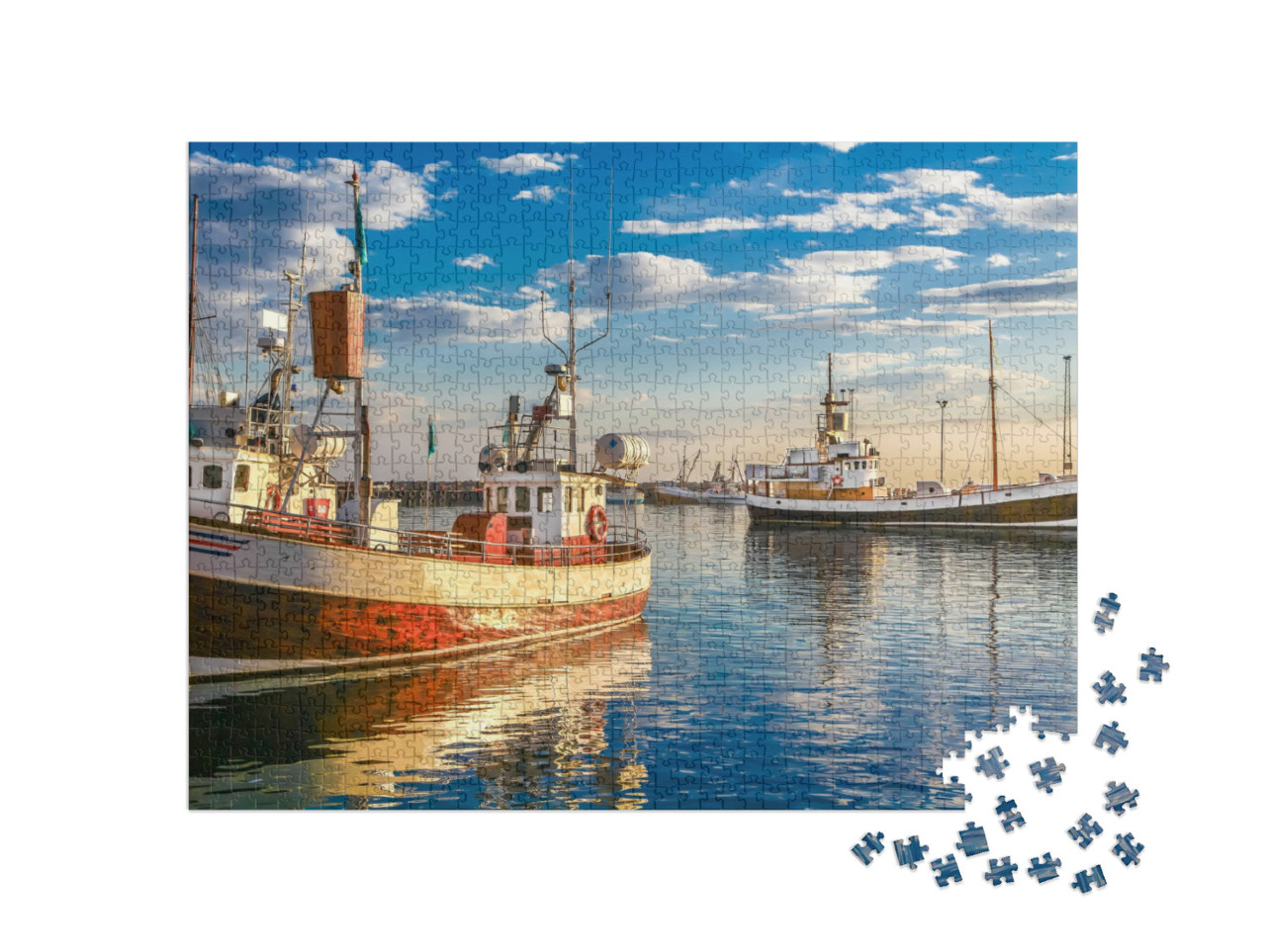 puzzle 1000 dílků „Rybářské lodě v přístavu při západu slunce, město Husavik, Island“