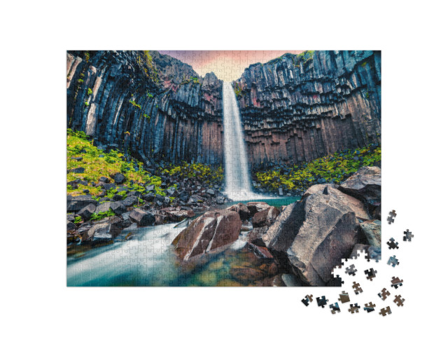 puzzle 1000 dílků „Vodopád Svartifoss při východu slunce, Skaftafell, Island“