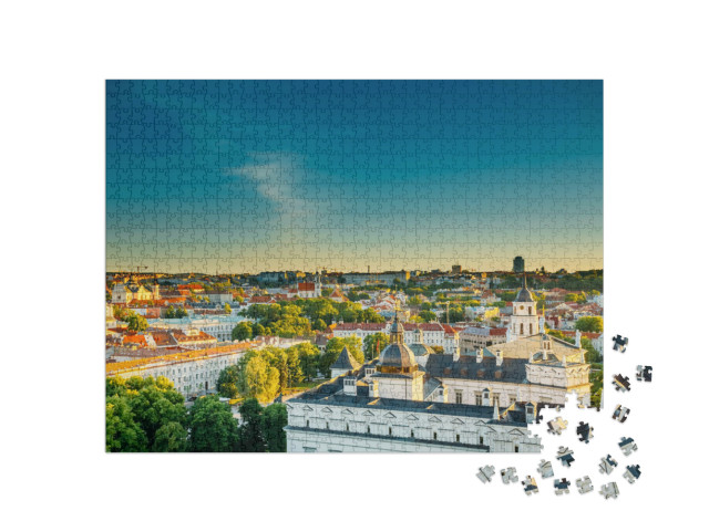 puzzle 1000 dílků „Městská krajina Vilniusu v létě ve večerních hodinách, Litva“