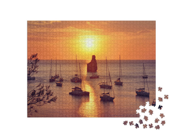puzzle 1000 dílků „Plachetnice při západu slunce, Ibiza, Španělsko“