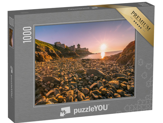 puzzle 1000 dílků „Východ slunce nad pevností Fort la Latte v Bretani, Francie“