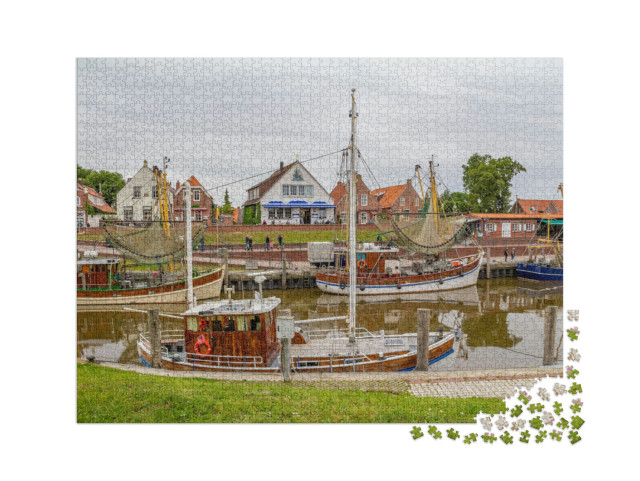 puzzle 2000 dílků „Idylická přístavní scenérie v Greetsielu, Východní Frísko, Německo“