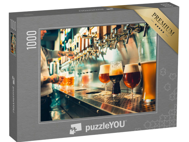 puzzle 1000 dílků „Setkáváme se s Oktoberfestem. Ruka barmana nalévajícího velkou la...“