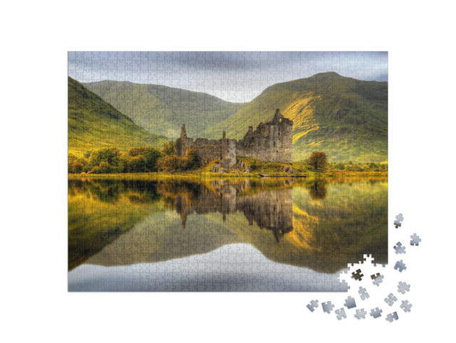 puzzle 1000 dílků „Hrad Kilchurn Castle při západu slunce v jezeře Loch Awe, Skotsko“