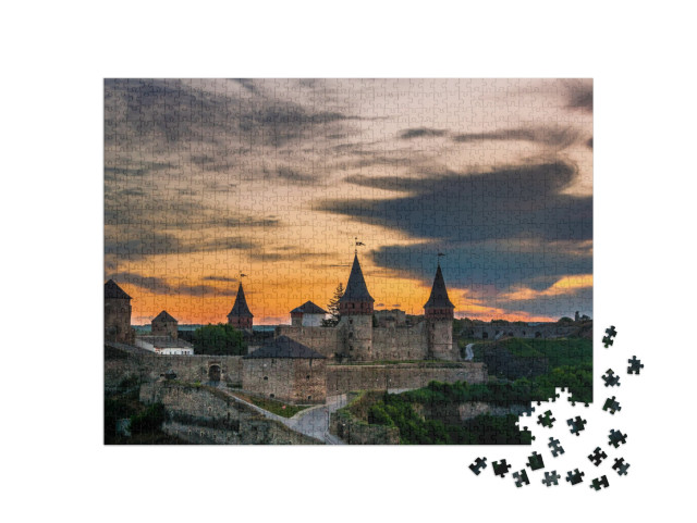 puzzle 1000 dílků „Pevnost Kamjanec-Podilskij, Ukrajina“