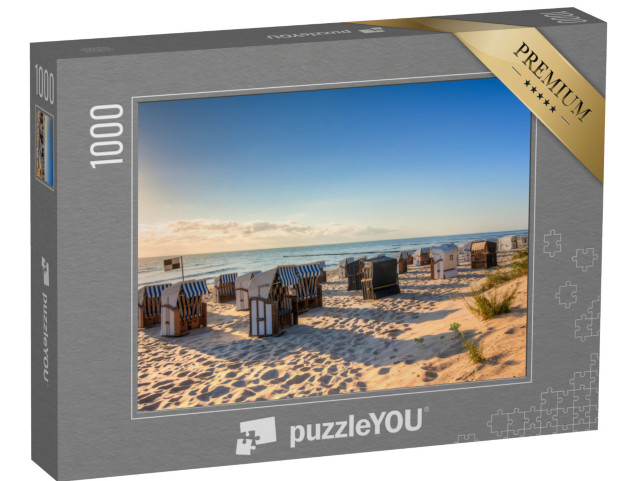 puzzle 1000 dílků „Pláž s mnoha lehátky po východu slunce“