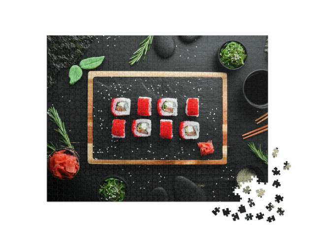 puzzle 1000 dílků „Čerstvá sushi rolka s kaviárem“