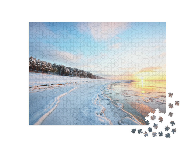 puzzle 1000 dílků „Zamrzlé Baltské moře při západu slunce, Lotyšsko“