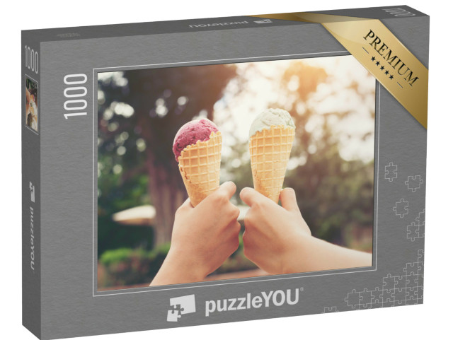 puzzle 1000 dílků „Ženské ruce drží tající zmrzlinu vaflový kužel v...“