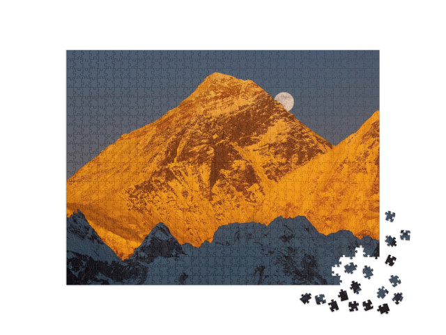 puzzle 1000 dílků „Zlatá pyramida Mount Everestu při západu slunce, Himaláj“