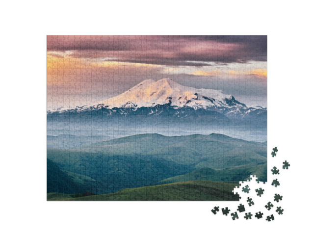 puzzle 1000 dílků „Elbrus při východu slunce, Severní Kavkaz, Rusko“