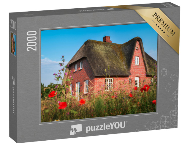 puzzle 2000 dílků „Krásný starý doškový dům na ostrově Sylt, Německo“