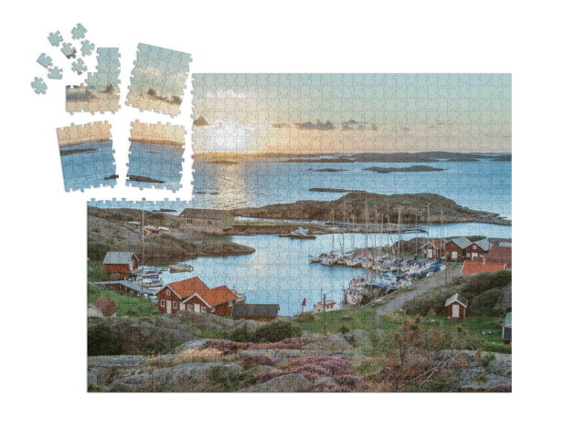 SMART SORTED® | Puzzle 1000 dílků „Rybářský přístav švédského souostroví, ostrov Ramsoe, Švédsko“
