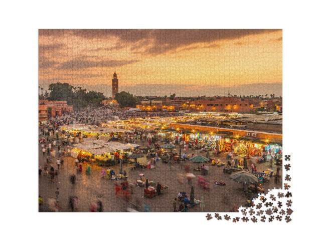 puzzle 2000 dílků „Tržiště Djemaa el-Fna večer, Marrákeš, Maroko“