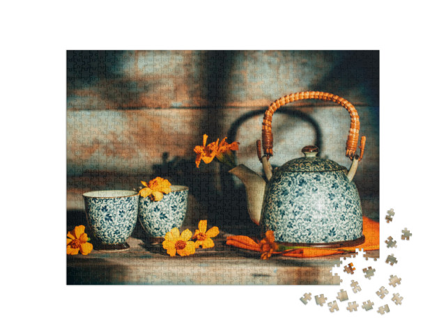 puzzle 1000 dílků „Zátiší s květinami v konvičce“