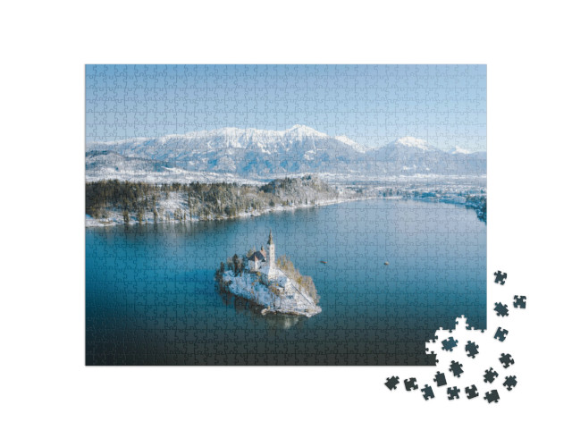 puzzle 1000 dílků „Panoramatický pohled na Bledské jezero v zimě, Slovinsko“