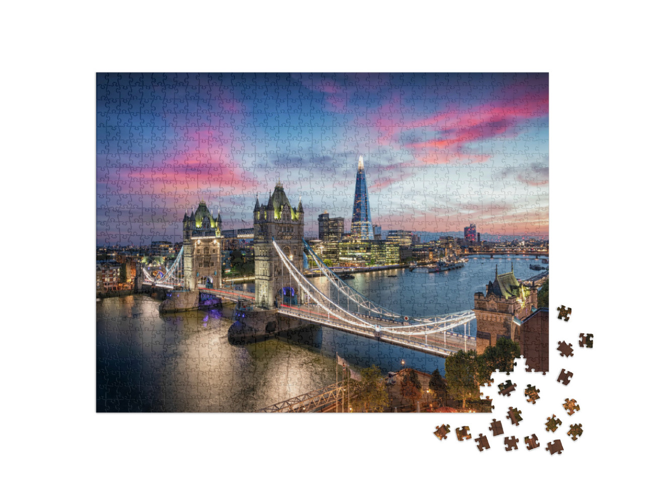 puzzle 1000 dílků „Panoramatický pohled na osvětlený Tower Bridge a panorama Londýna“