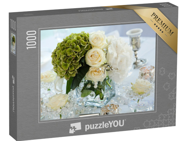 puzzle 1000 dílků „Stolní dekorace s květinami, čísly stolů a svíčkami“