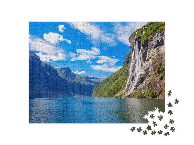 puzzle 1000 dílků „Vodopád Sedm sester nad Geirangerfjordem, Geiranger, Norsko“