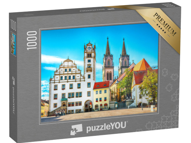 puzzle 1000 dílků „Krajina hlavního náměstí Oschatz s radnicí a kostelem sv. Egidina, Sasko“