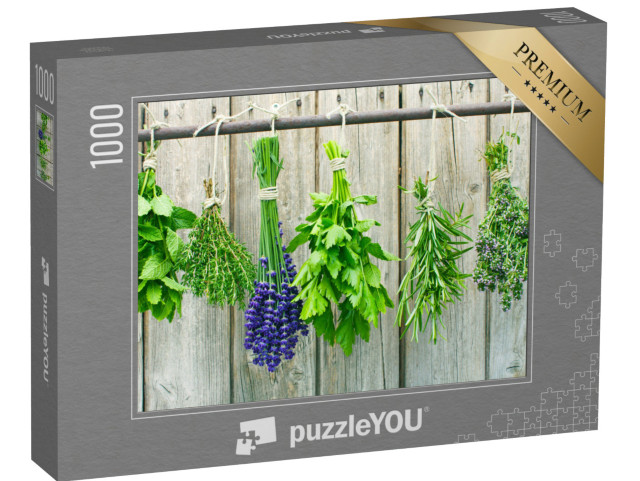 puzzle 1000 dílků „Různé čerstvé bylinky, zavěšené k sušení“