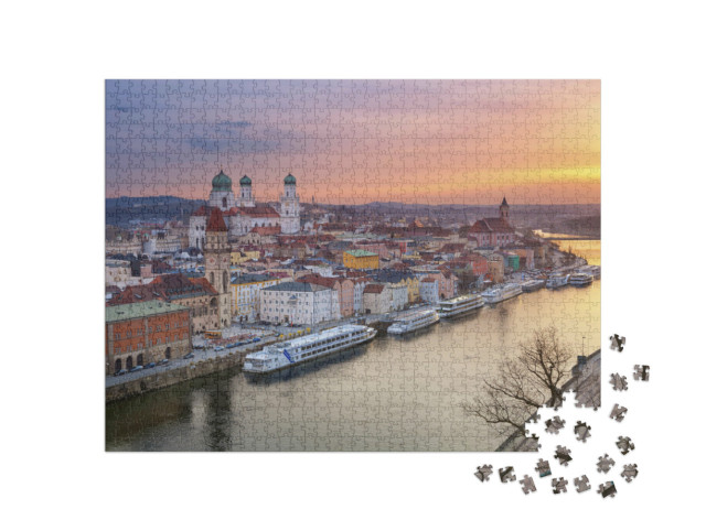 puzzle 1000 dílků „Panorama Pasova při západu slunce, Bavorsko, Německo“