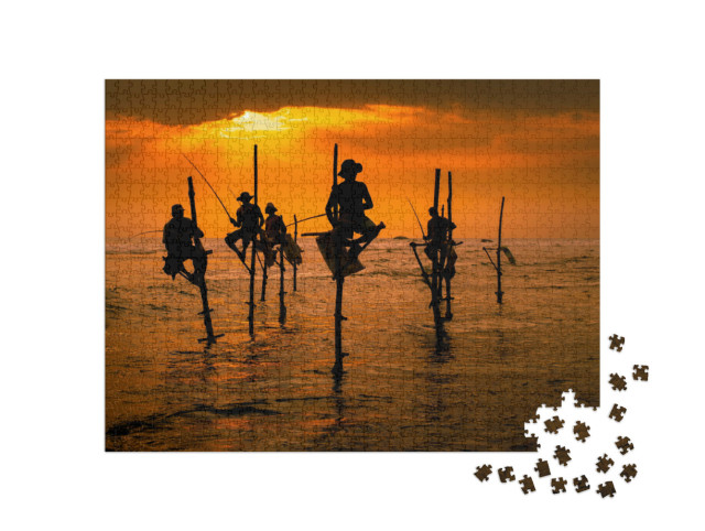 puzzle 1000 dílků „Tradiční rybáři při západu slunce, Srí Lanka“