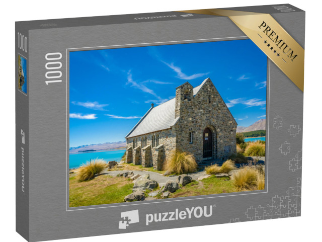 puzzle 1000 dílků „Idylický kamenný kostelík na tyrkysově zbarveném jezeře“