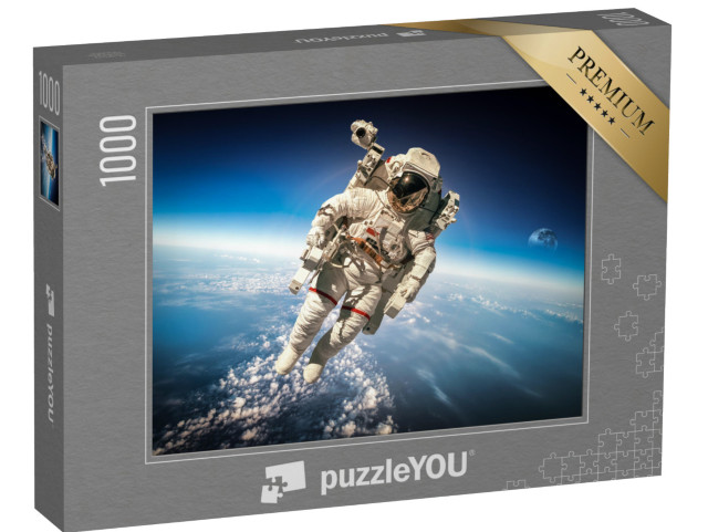 puzzle 1000 dílků „Astronaut ve vesmíru nad Zemí“