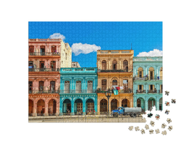 puzzle 1000 dílků „Staré barevné domy v centru Havany, Kuba“
