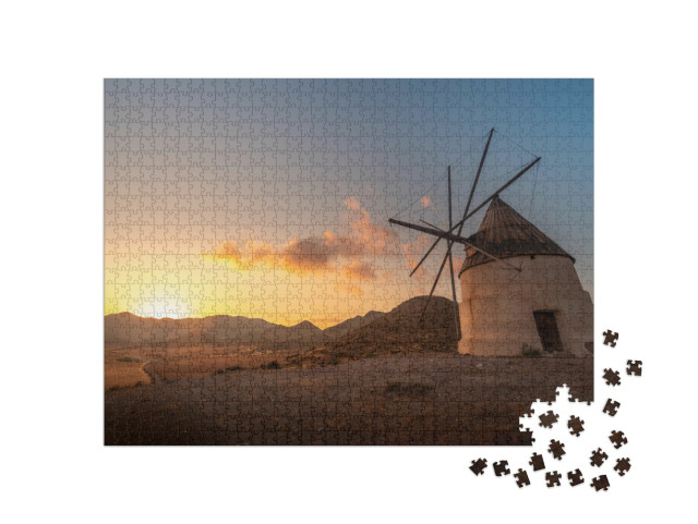 puzzle 1000 dílků „Větrný mlýn na pláži Los Genoveses při západu slunce, Španělsko“