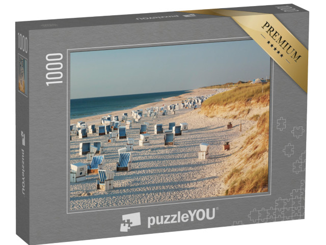 puzzle 1000 dílků „Pláž s lehátky ve večerním světle u Kampenu na ostrově Sylt“