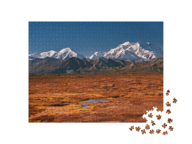 puzzle 1000 dílků „Aljašská hora Denali za jasného dne s modrou oblohou“
