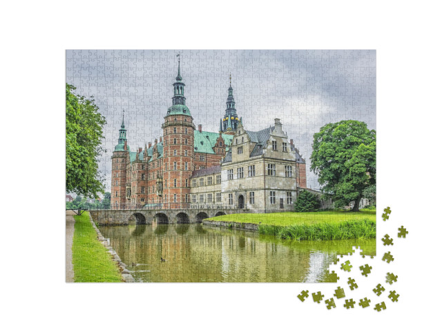 puzzle 1000 dílků „Pohled zvenčí na hrad Frederiksborg, Dánsko“